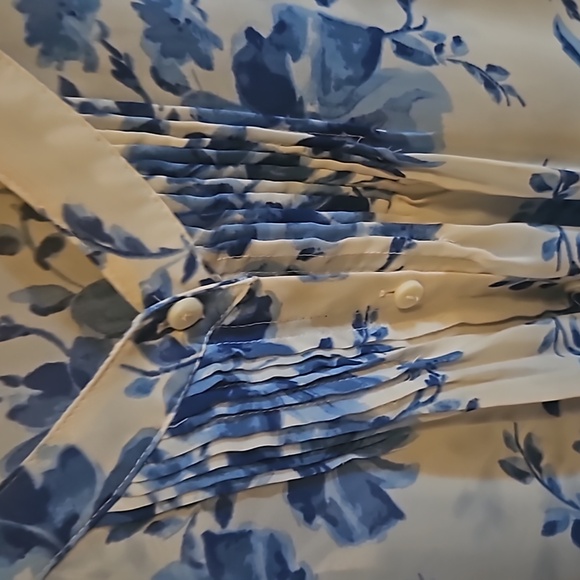 Top - Picture 2 of 3